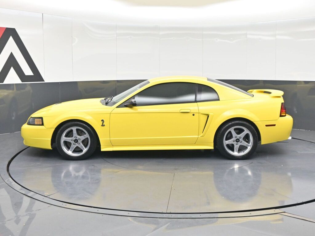 2001 Ford Mustang Cobra Coupe
